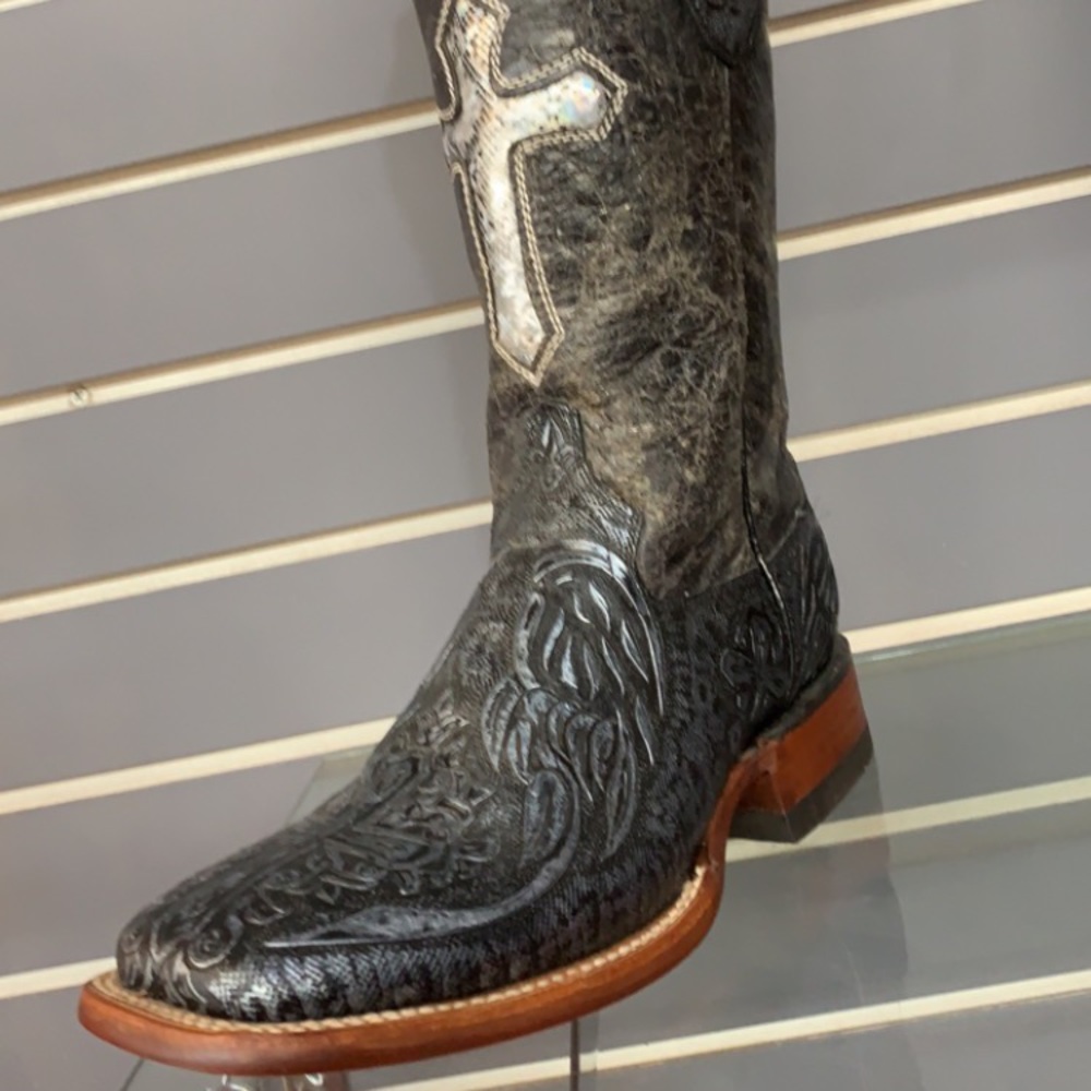 Women’s Ferrini embossed cross boots
